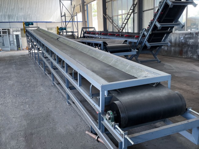 一臺(tái)皮帶輸送機(jī)發(fā)貨啦！