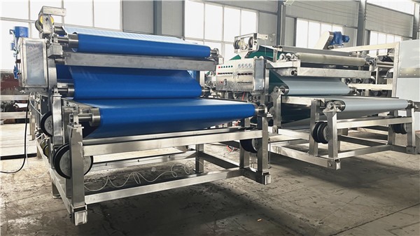 2臺(tái)帶式壓榨機(jī)完工發(fā)走啦！