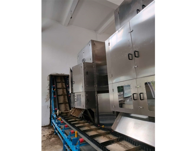 云南某污水處理廠定制的一體式污泥深度脫水機(jī)，現(xiàn)已投入使用！