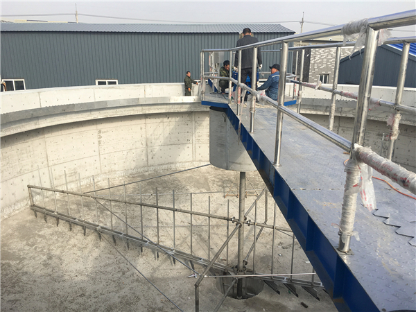 中心傳動刮泥機(jī)