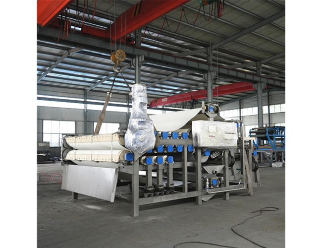 陜西客戶訂購1臺(tái)帶式壓榨機(jī)