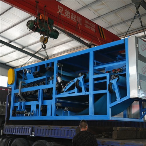 高壓帶式壓濾機(jī)發(fā)貨啦！