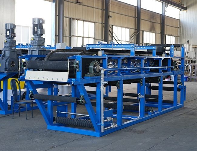 2臺橡膠帶式真空過濾機發(fā)貨啦！