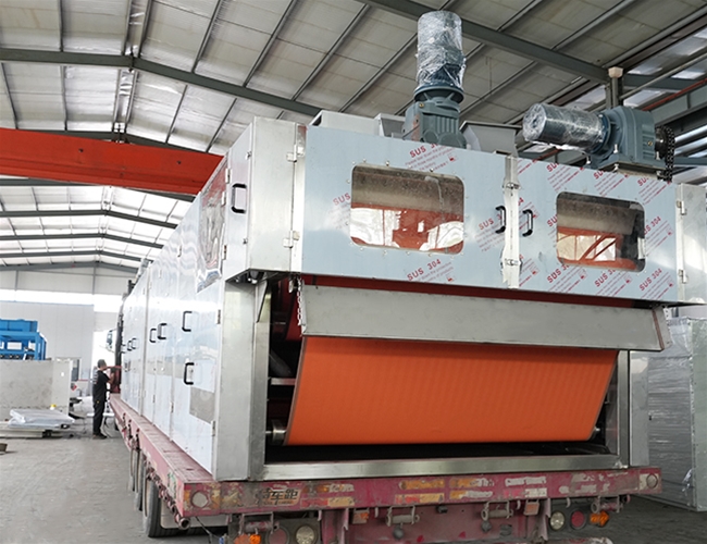 啟程！一體式污泥深度脫水機(jī)，發(fā)往內(nèi)蒙古客戶使用現(xiàn)場(chǎng)