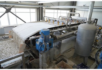 神奇！橡膠帶式真空過濾機讓碳酸鈣脫水變得如此簡單